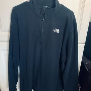 The Northface men’s XXL black 1/4 zip fleece pullover.